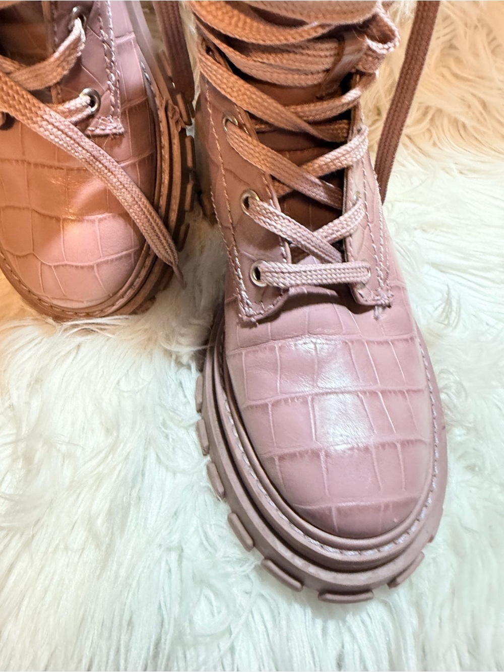 SCHUTZ Mauve Croc-Embossed Lace-Up Platform Boots size 7.5 B - Picture 2 of 9